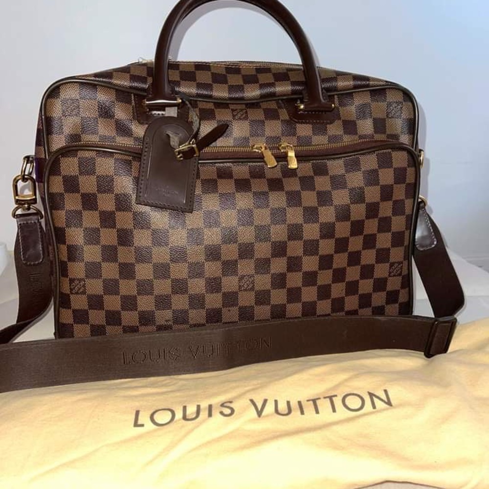 AUTHENTIC Louis Vuitton Bag